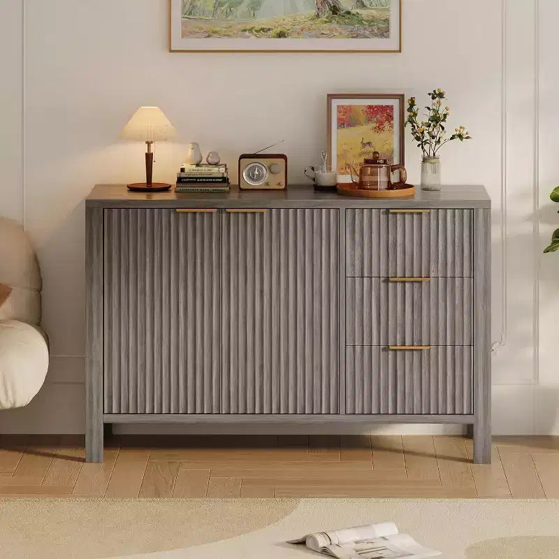 Credenza a 2 ante e 3 cassetti da 46,5" con scanalature