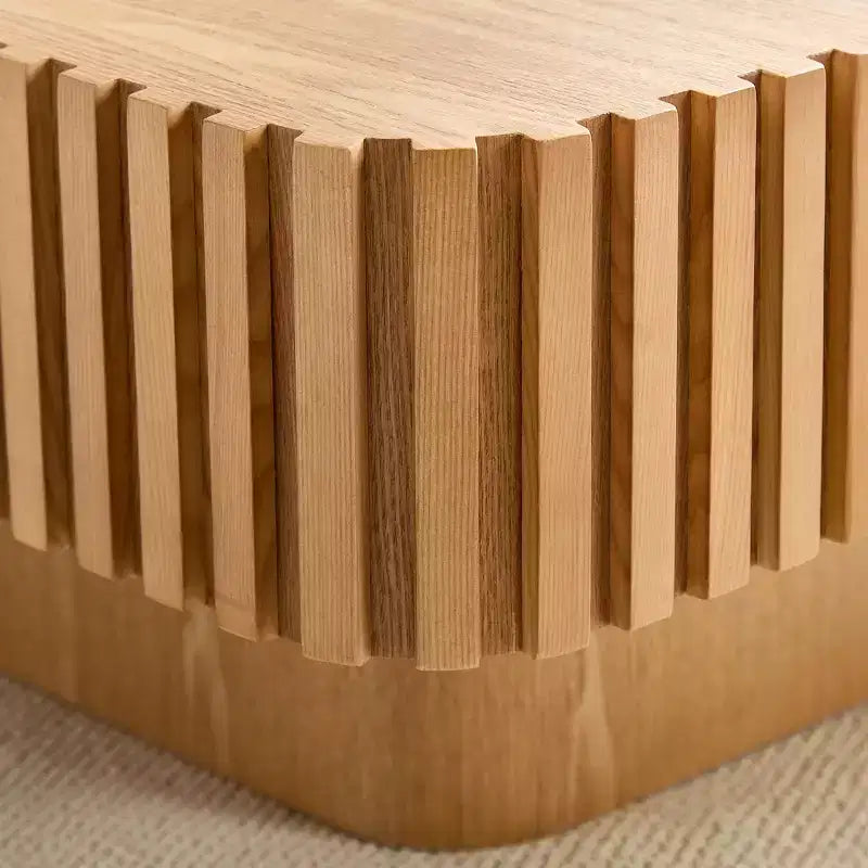Tavolino quadrato da 31,5 pollici con base a piedistallo in MDF, colore naturale