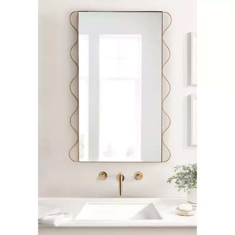 Specchio da parete ondulato con cornice increspata, oro, 24x36